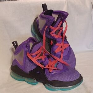 Nike Lebron Basketball Shoes Mens Size 8.5 Wildberry And Teal